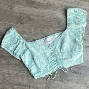 Sky To Moon Crop Top Cinch Front Smocked Back Ruched Sides Blu/White Floral SZ M